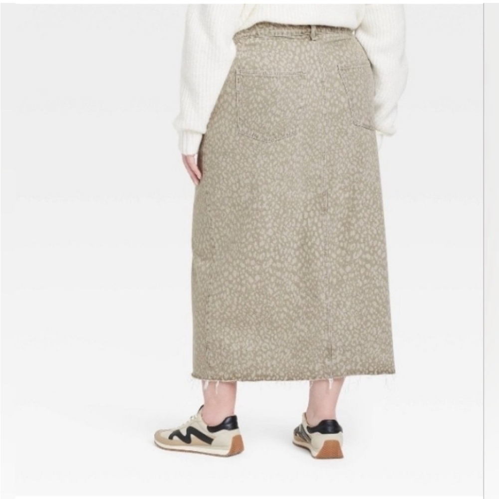 NWOT Universal thread Denim Maxi Jean Skirt Light Leopard Animal Print. 
Size 16 - Picture 11 of 11
